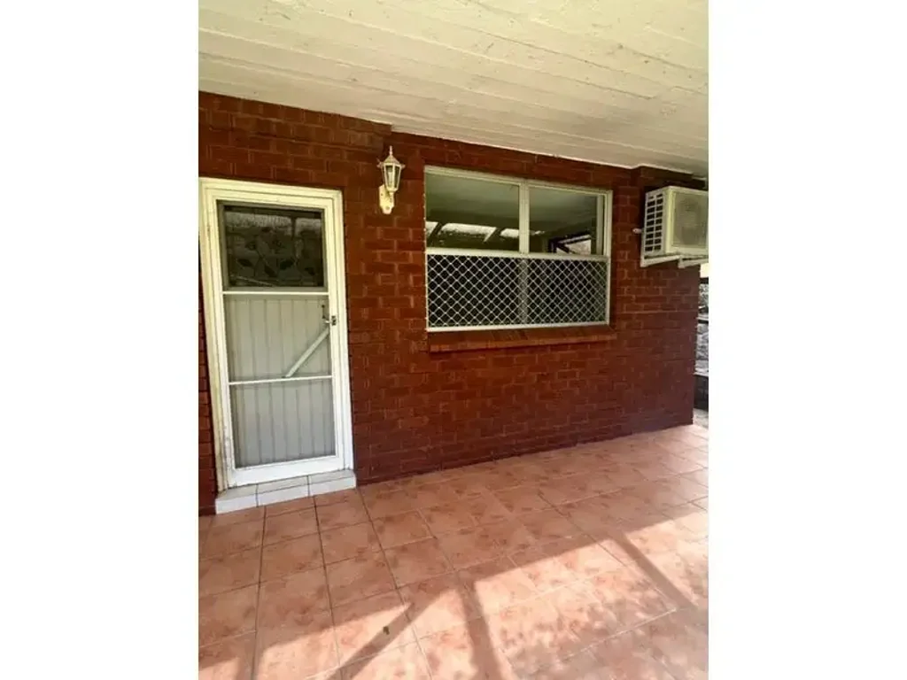 One Bedroom Flat Singleton town location