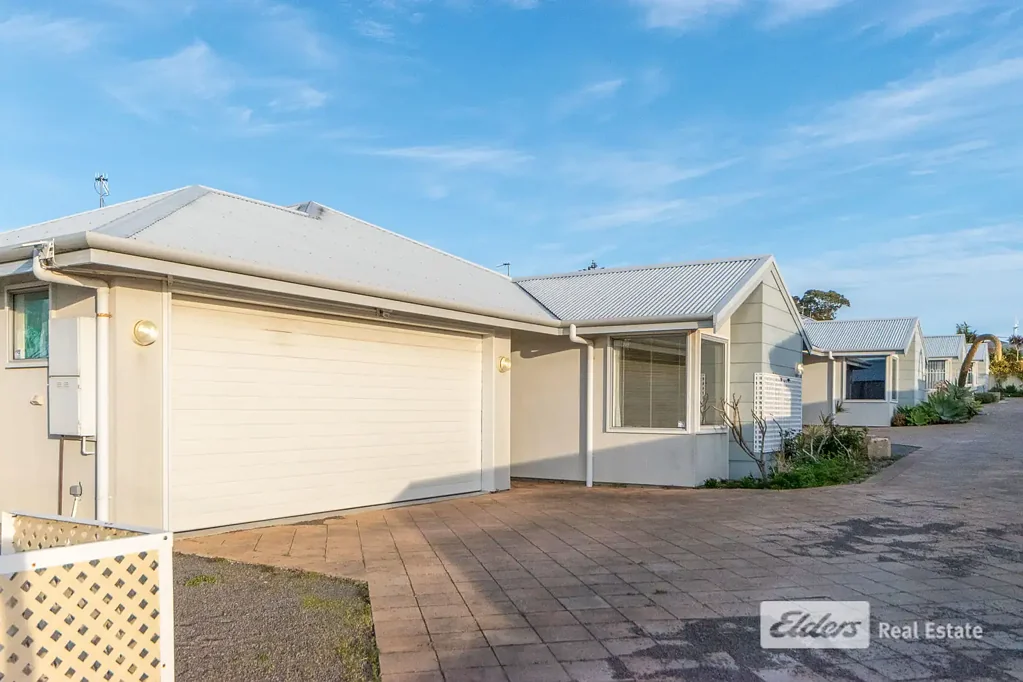 57A Minor Road, Orana, WA 6330