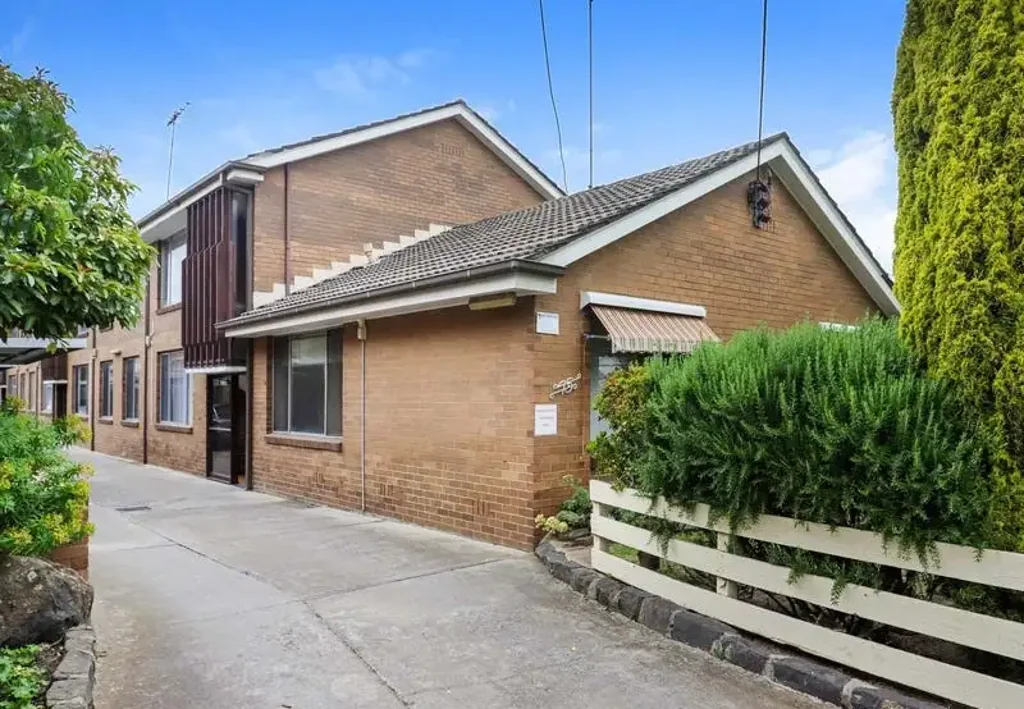 Fabulously located 2 bedroom apartment