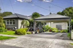 1 Lyndhurst Crescent, Box Hill North