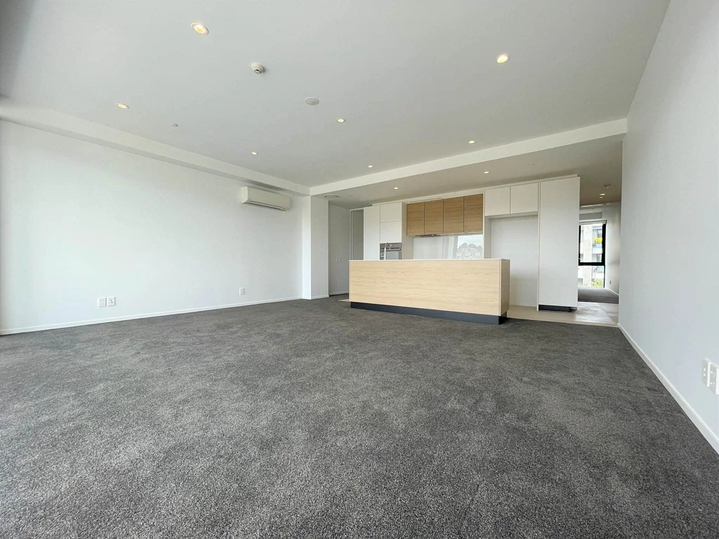 SPACIOUS TWO BEDROOM APARTMENT