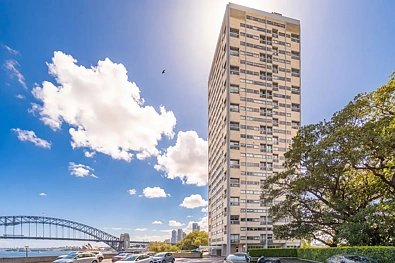 Mcmahons Point 2 Slaapkamer Enjoy Peaceful, Breathtaking Bay Views FOREVER – Iconic Waterfront Living !!