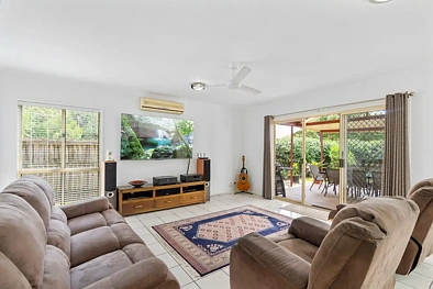 Silid Pahingahan - 50 Coventry Circuit, Carindale, QLD 4152