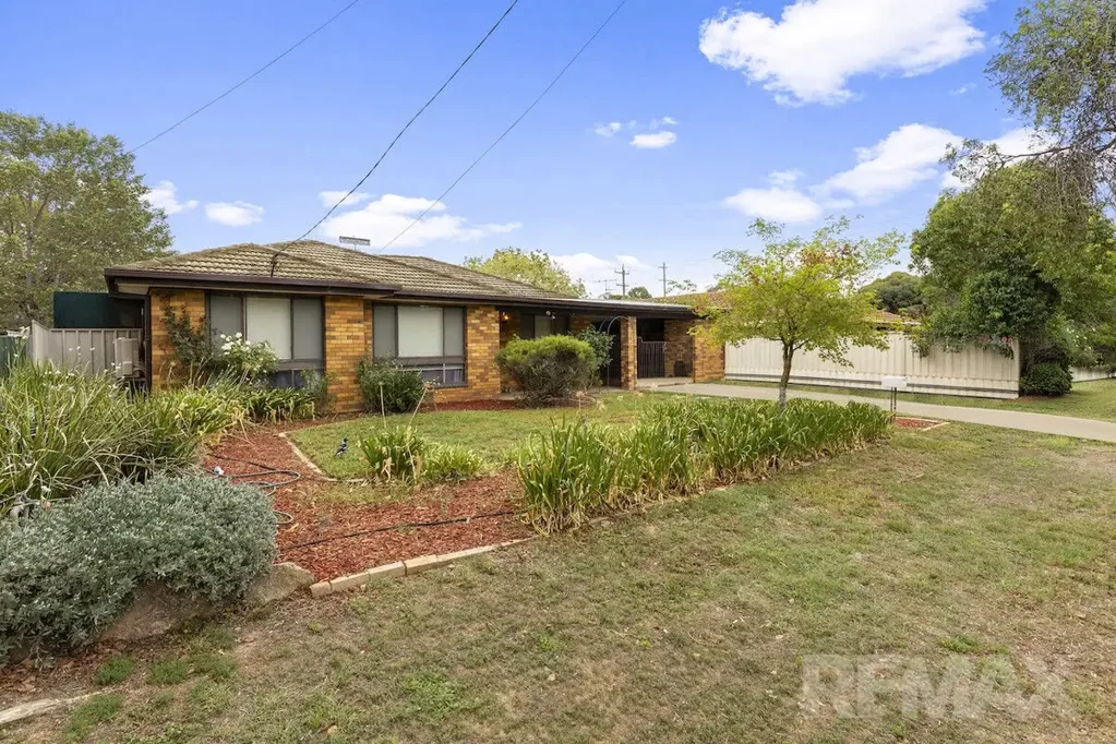 4 Nyrang Street, Tolland, NSW 2650