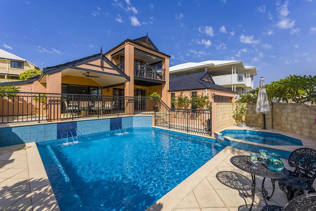 Wannanup 3房  A Private Tuscan Inspired Resort in the Heart of Wannanup