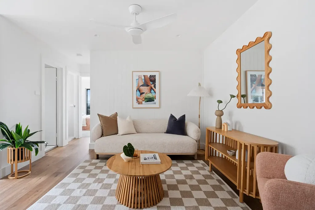 Dee Why 2房  面向北方、视野开阔、景色宜人的区域，可欣赏到水景  Blissfully elevated north facing district and water views