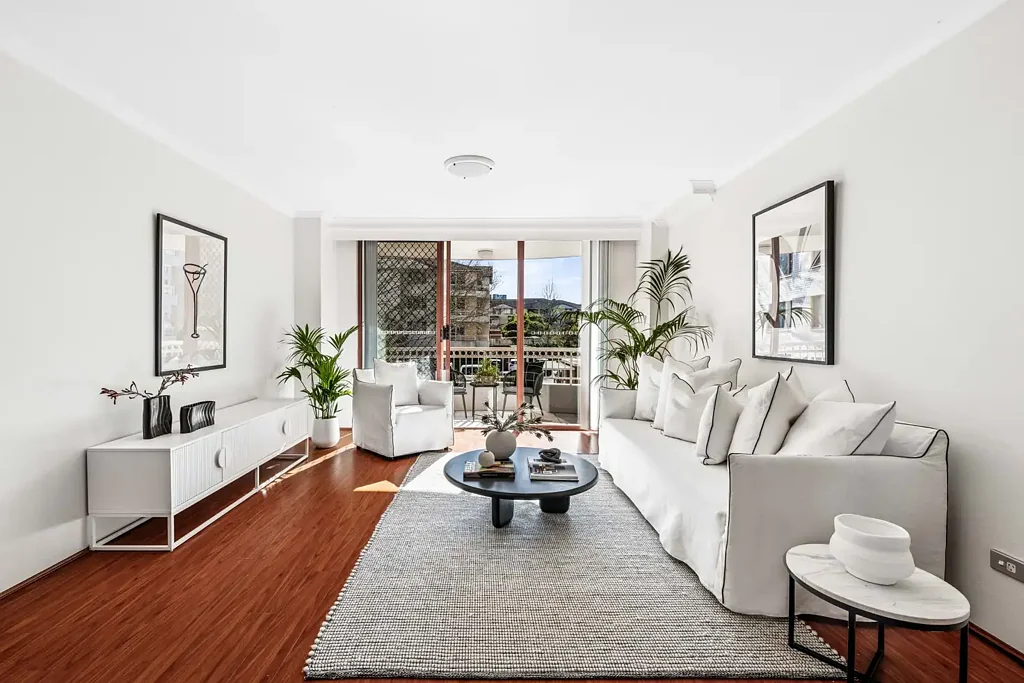 Spacious North-Facing Apartment - Unfurnished