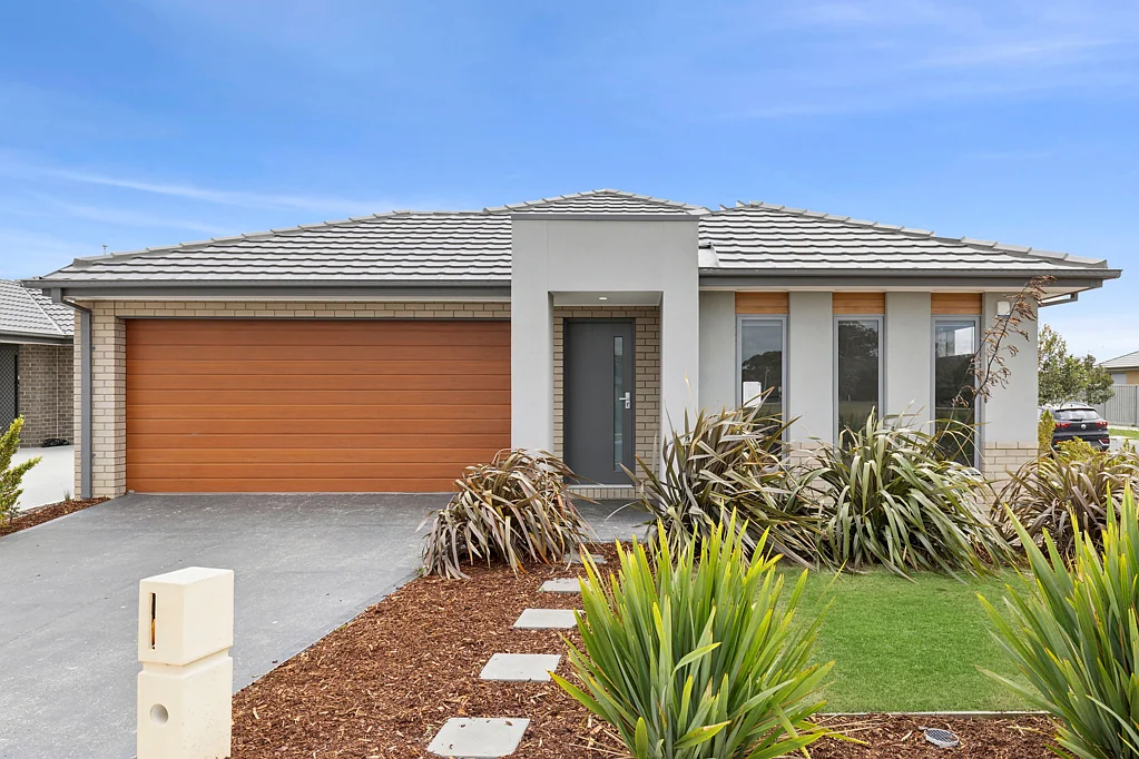 19 Fragrant Drive, Lara, VIC 3212
