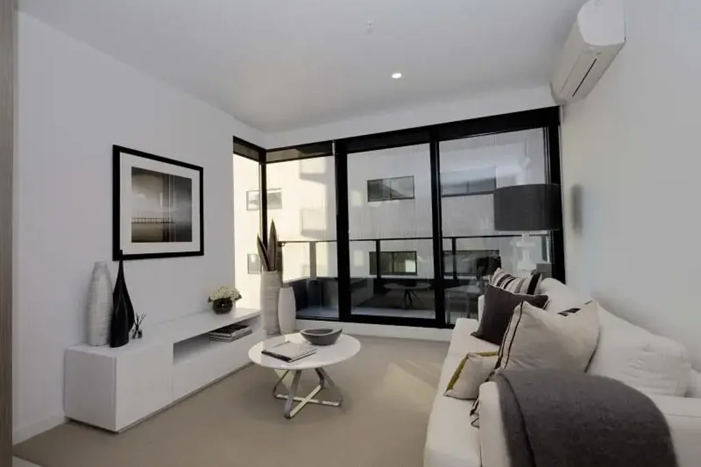 Stylish One Bedroom Plus Study