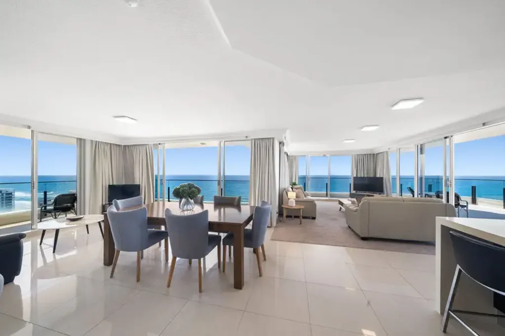 Broadbeach 3कमरा Some Views Are Worth Waiting For | A Prized Beachfront Residence