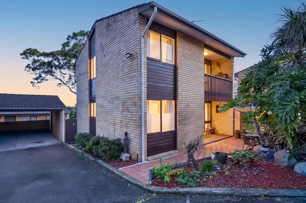 Ingleburn 3 Bedroom Stylish Three Bedroom Townhouse Offering Modern Comfort & Convenience!