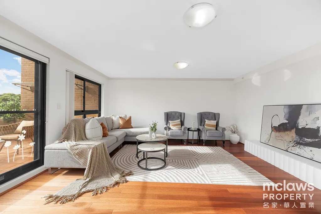 Hurstville 4 Bedroom Stunning 194sqm Double Brick 4-Bedroom Family Haven Located in the heart of Hurstville!