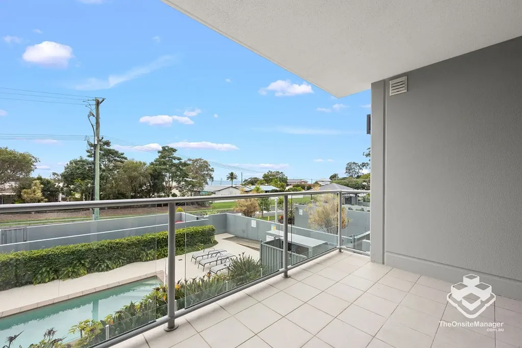 Deception Bay 2房 东北向海景 全屋Amplimesh屏 现代石材厨 主卧套间浴 美丽泳池 公共空间近 Secure and Comfortable Lifestyle Opportunity: Available Now!
