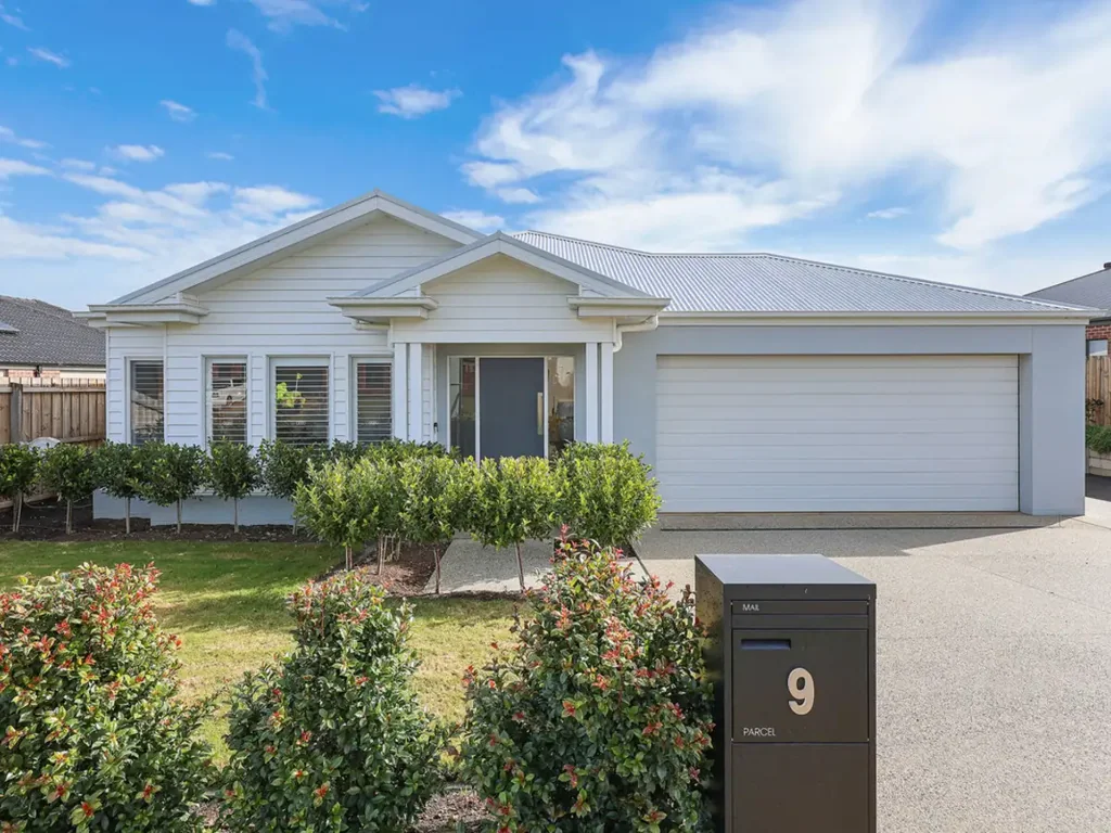 Warrnambool 4 Bedroom STRAIGHT OUT OF HOME BEAUTIFUL MAGAZINE