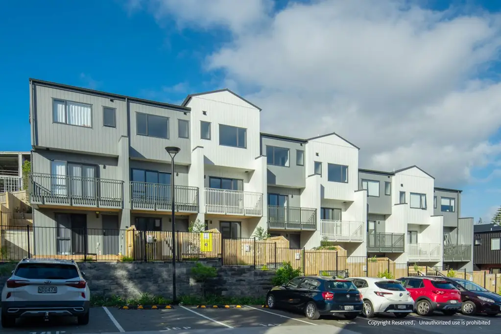 Mount Wellington 3 Bedroom Stylish Dual-Key Living with Income Option