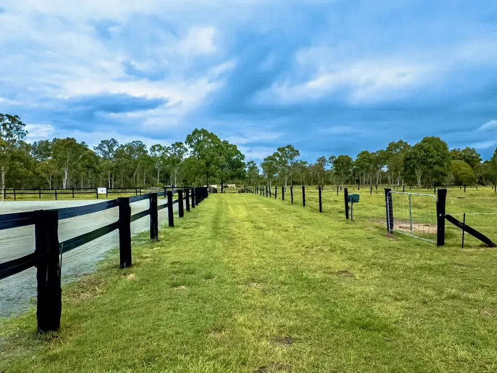 Oakhurst Exceptional Equestrian or Lifestyle Property Flood Free