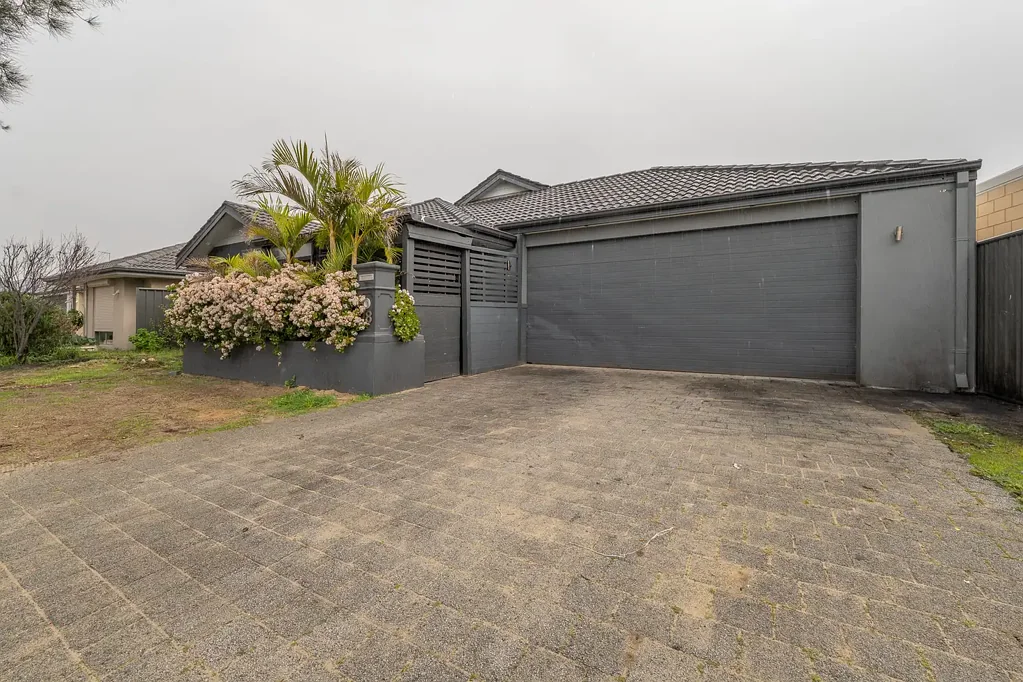 Spacious Family Home with Multiple Living Areas & Fantastic Outdoor Entertaining
