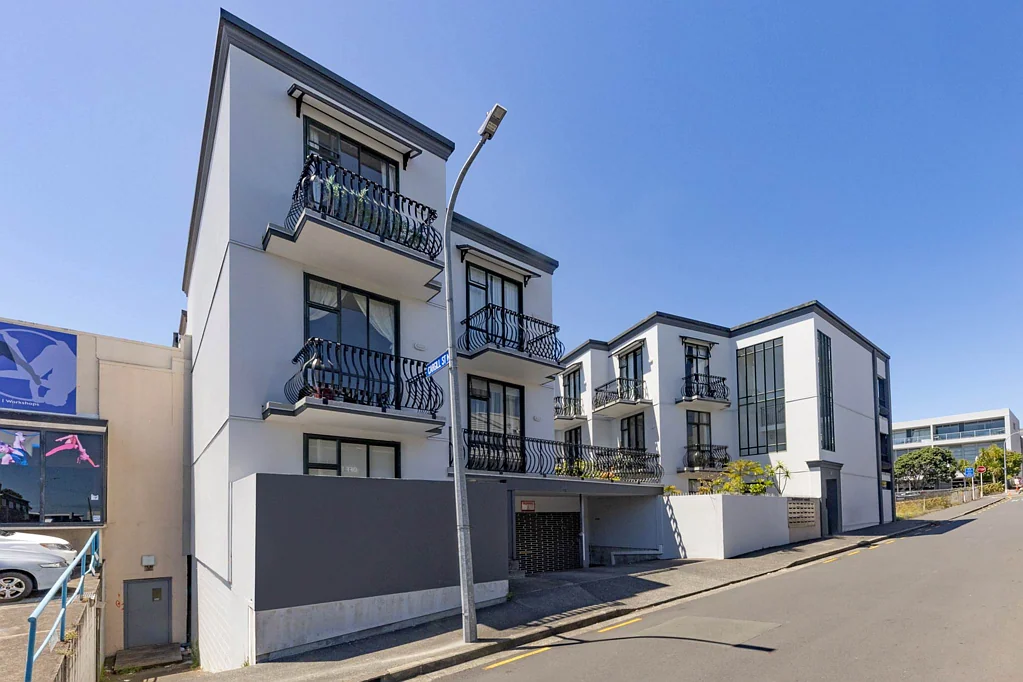 Eden Terrace 1房  City Convenience Without the City Noise