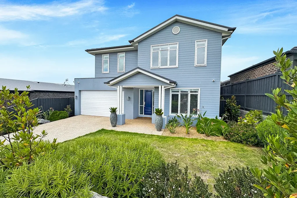 Warragul 5房  Stylish and sophisticated Hamptons style living