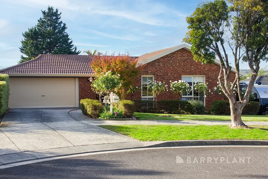 13 Brandon Court, Endeavour Hills, VIC 3802