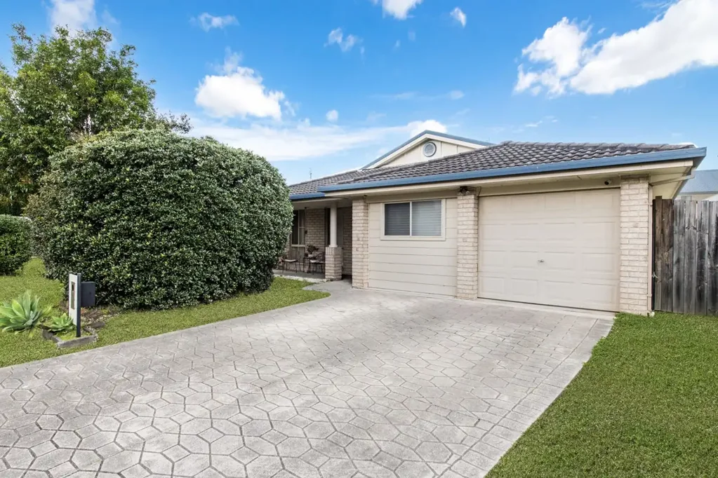 4 Dunlop Road, Blue Haven, NSW 2262
