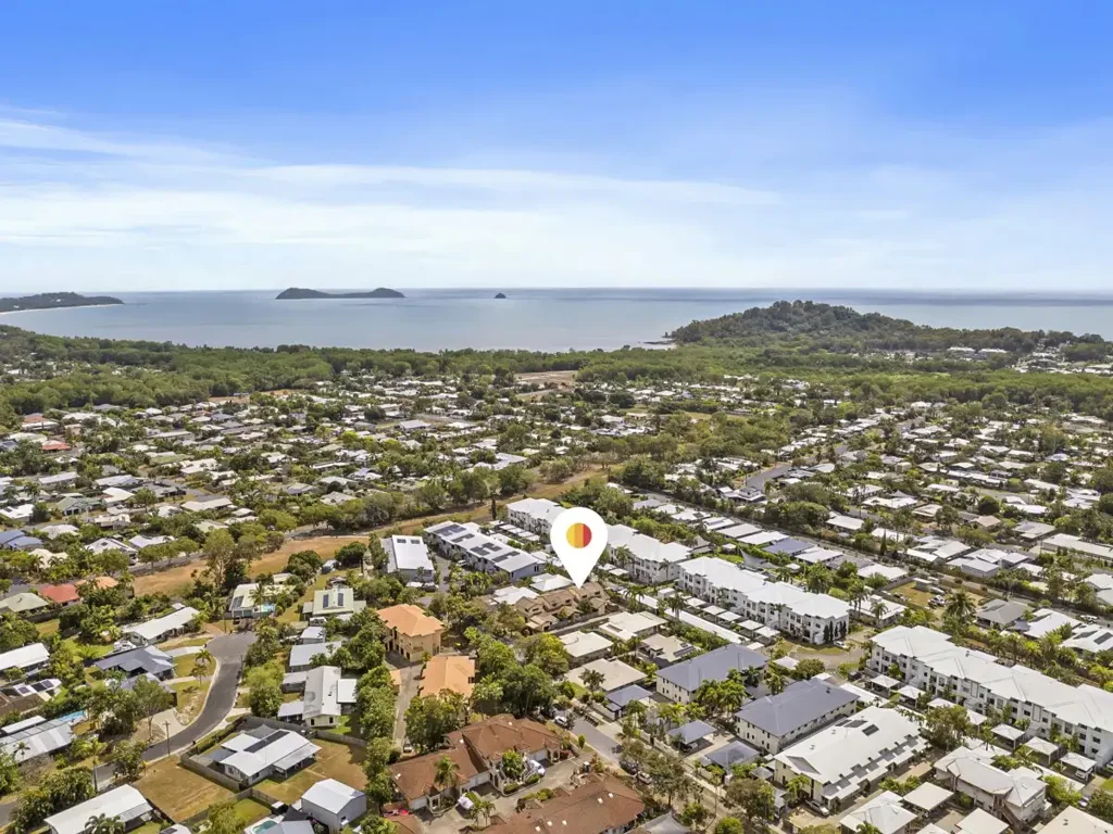 Trinity Beach 2房  Stylish 2-Bedroom Townhouse in Prime Trinity Beach Location