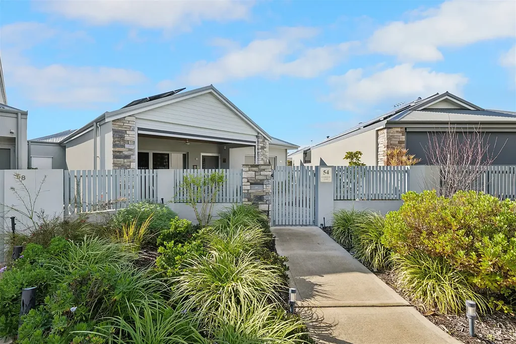 Gnangara 3غرفة نوم Golf Course Views Meet Luxury Over 55s Living