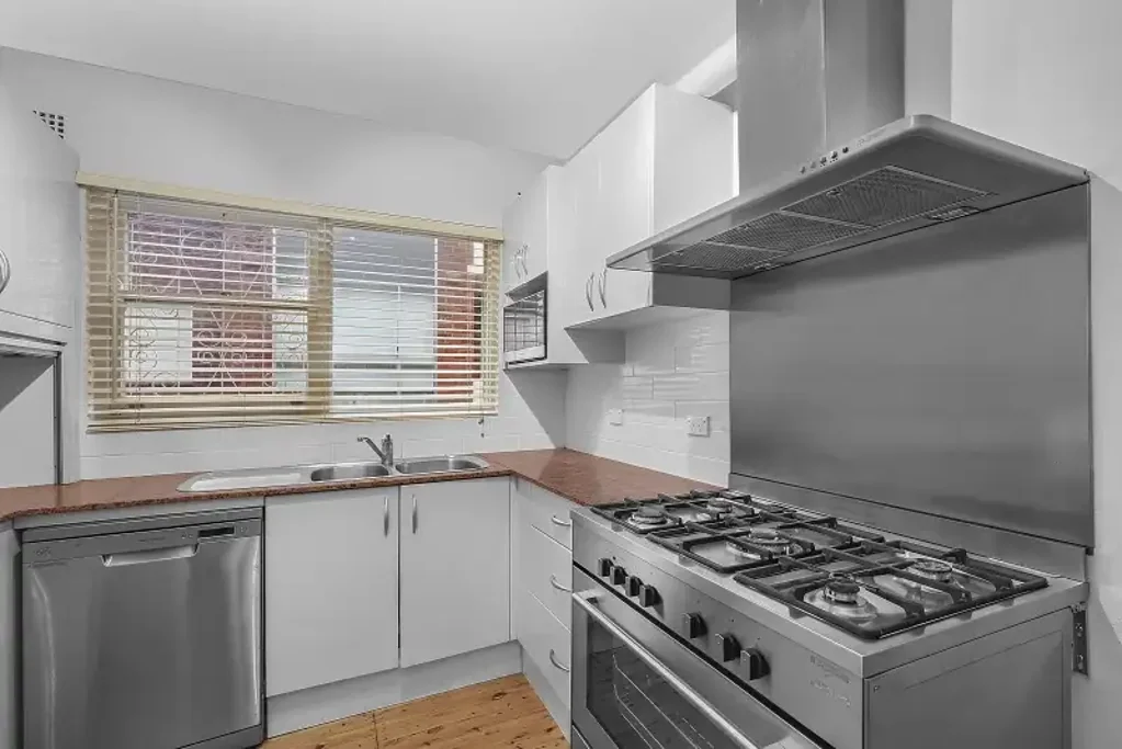 Refurbished 2 Bedroom Apartment Flooded With Natural Light!