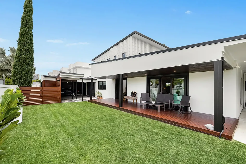 62 T E Peters Drive, Broadbeach Waters, QLD 4218