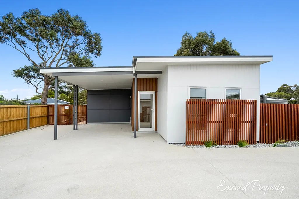 2/14 Marsh Street, Opossum Bay, TAS 7023