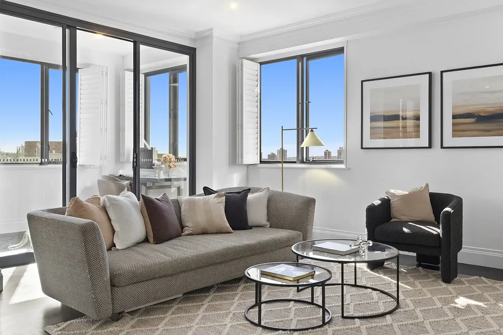 Potts Point 2Kwarto Elevated North-East Corner Apartment with Water Outlooks in 'Hampton'