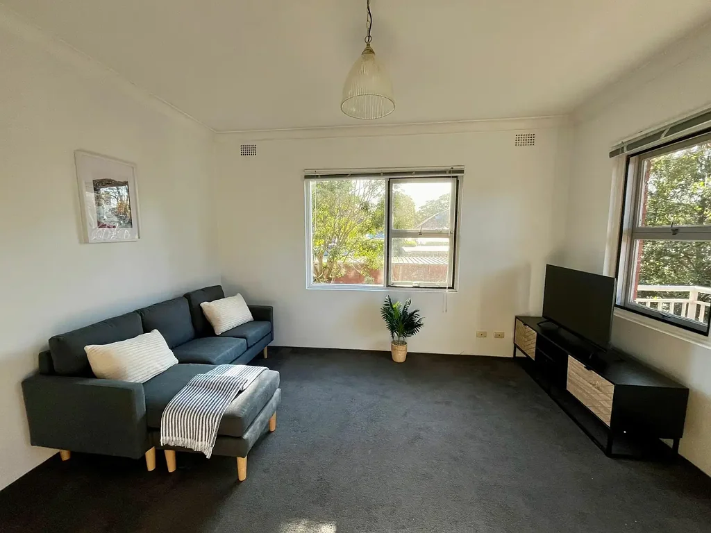 Beautifully Presented 2-Bedroom Apartment in Coogee