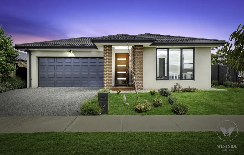 Spacious, Stylish, and Conveniently Positioned in Melton South!!