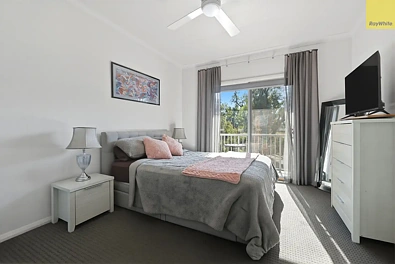 13B MEIKLE ST, MADDINGLEY VIC 3340, 3 Kuwarto, 2 Banyo, House