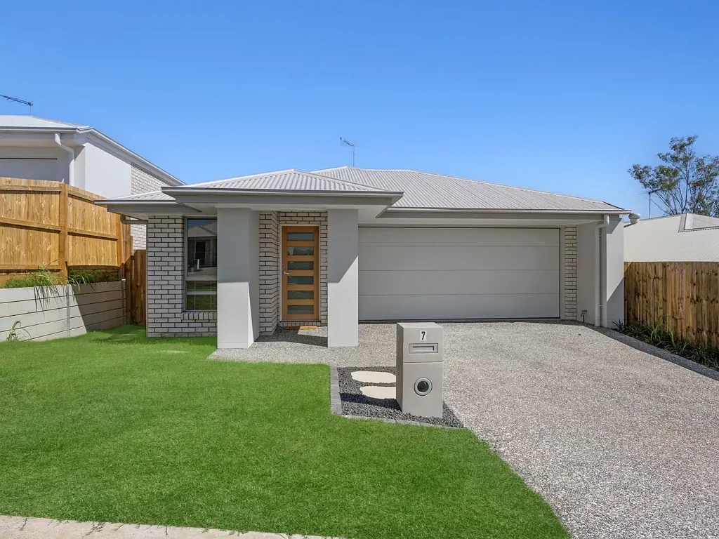 Ripley 4Kwarto Modern Comfort on 330m² in the Heart of Hayfield Estate