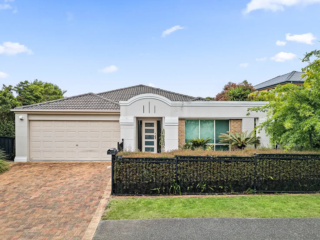 21 Southern Cross Boulevard, Shell Cove, NSW 2529