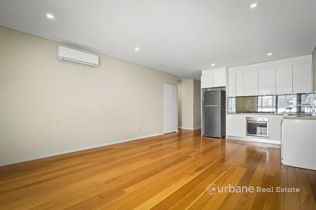 Homebush 2غرفة نوم Prime Homebush Location | Spacious Living & Sunlit Balcony