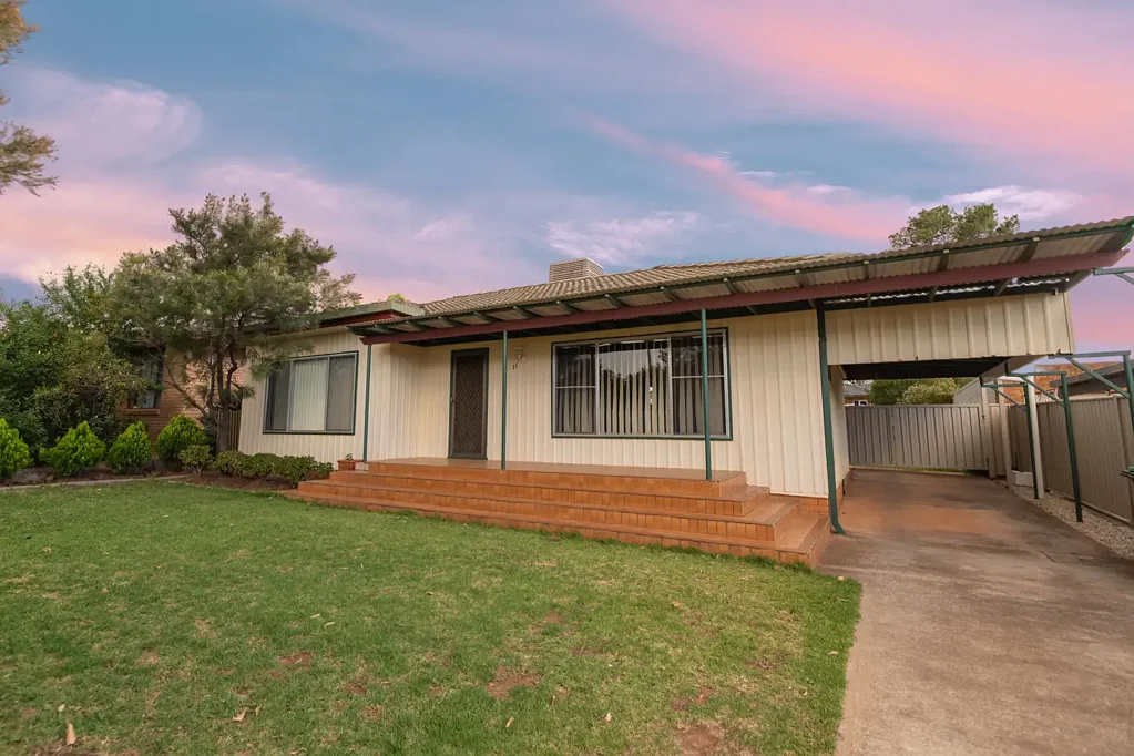 11 Thornbury Street, Parkes, NSW 2870