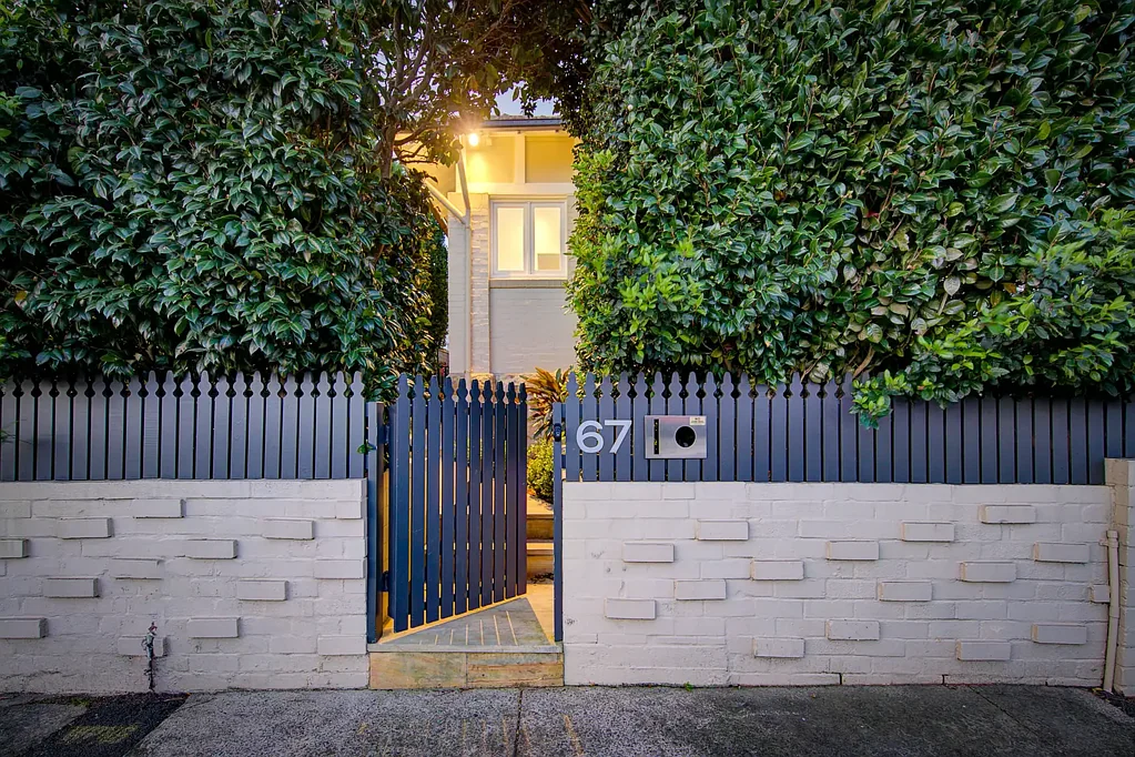 Mosman 3બેડરૂમ Stylish Renovated Semi, Convenient Locale OPEN SAT 10AM- 10:30AM