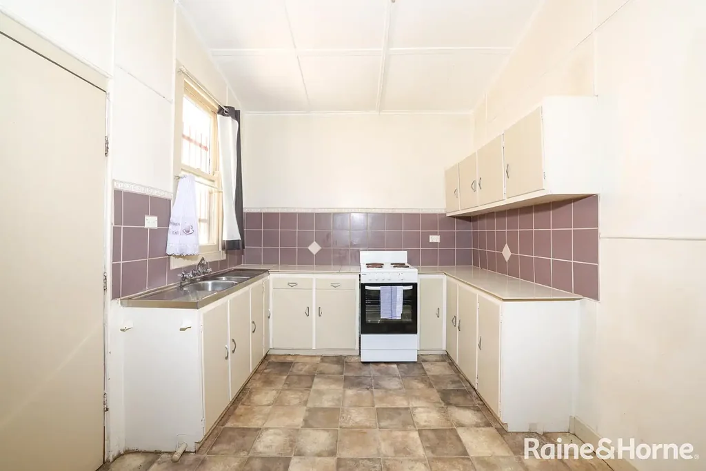Centrally Located CBD -  Available Now!!!