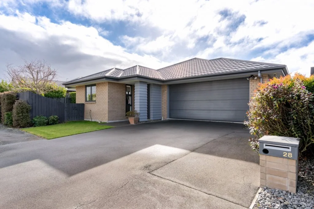 Halswell 3Moenga Breathtaking Family Home Waiting For You