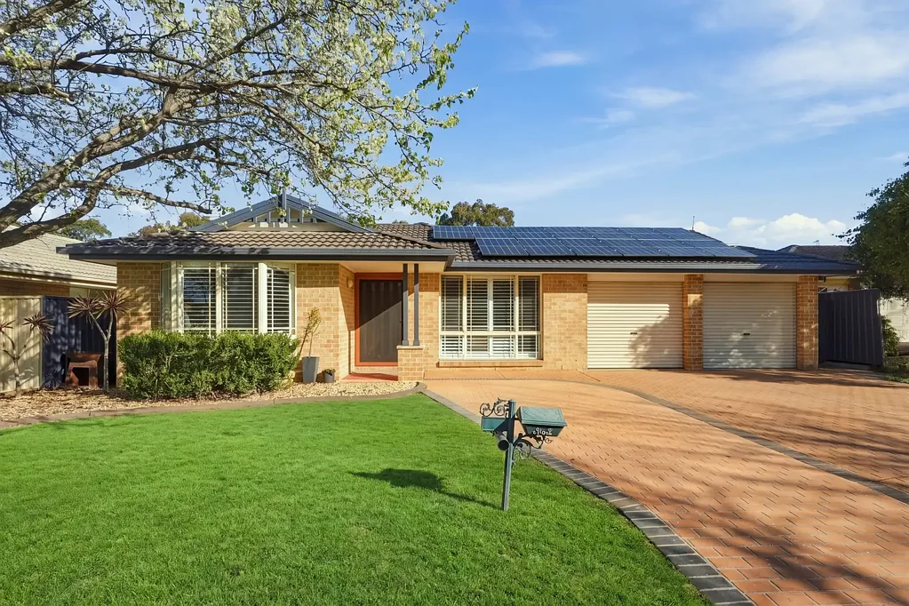 Harrington Park 5બેડરૂમ Get Ready for Warmer Weather in Your New Oasis.