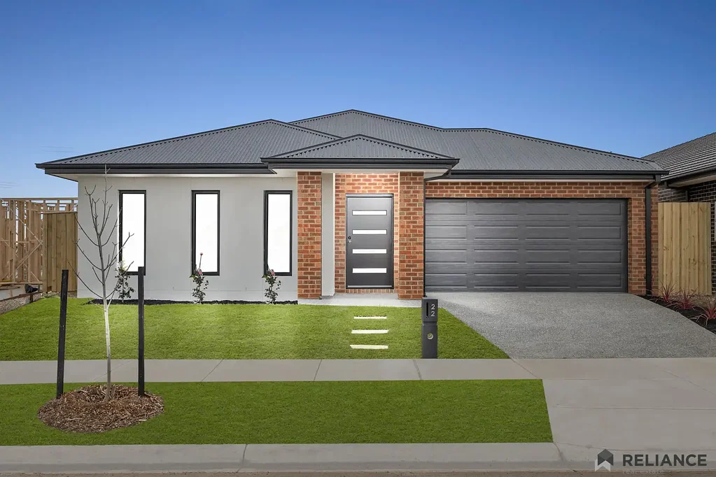 Sunbury 4 Bedroom Stylish Family Living in the Everly Estate!