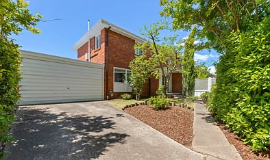 Downer 3Kwarto Charming Three-Bedroom Duplex with Leafy Outlook