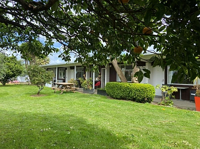 Furnished or unfurnished studio in Kaukapakapa