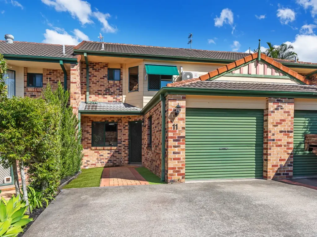 Helensvale 3 Bedroom Great Space and Convenient Location!