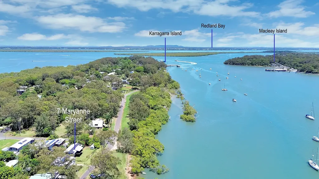 Karragarra Island 2 Slaapkamer Waterfront Views on The Esplanade, Boaties Paradise!