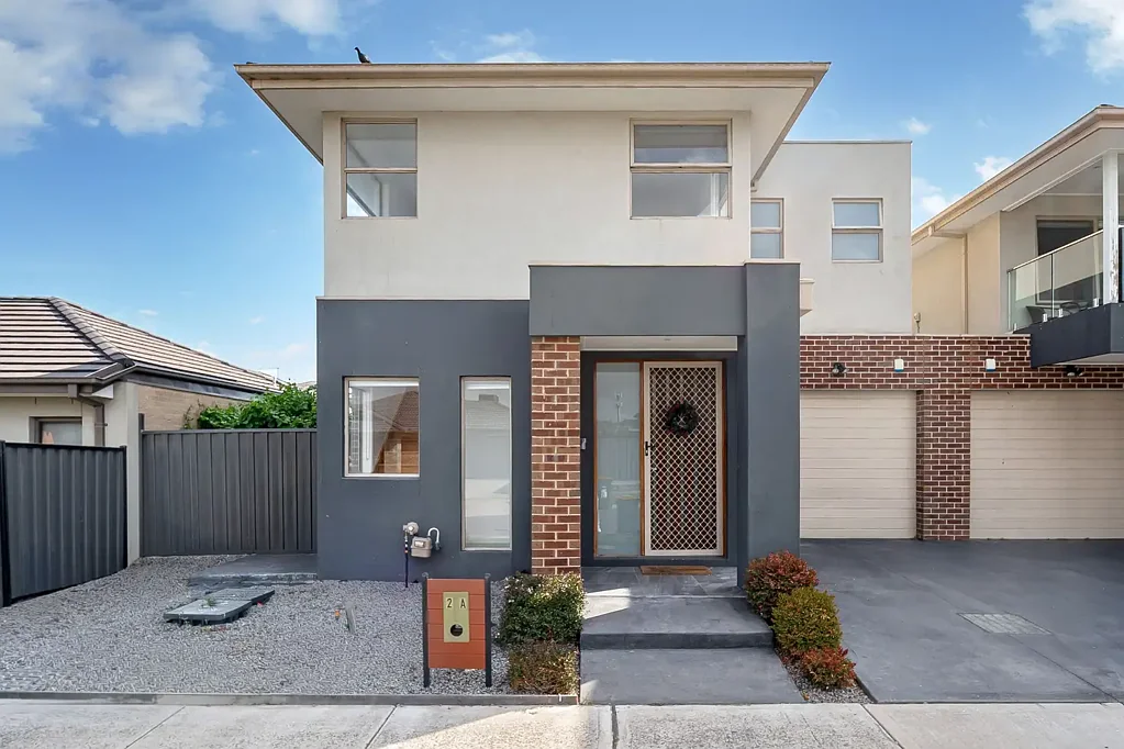 2A Greenrange Vista, Roxburgh Park, VIC 3064