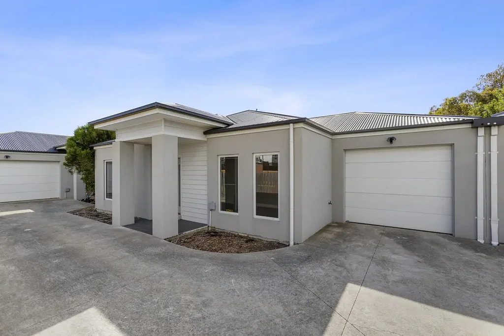 St Leonards 2房  Modern, Low-Maintenance Living Just 700m from the Beach