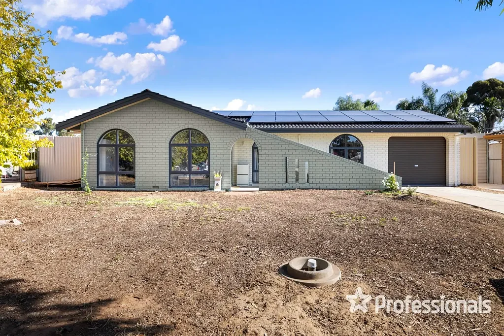 Spacious & Versatile Family Home!